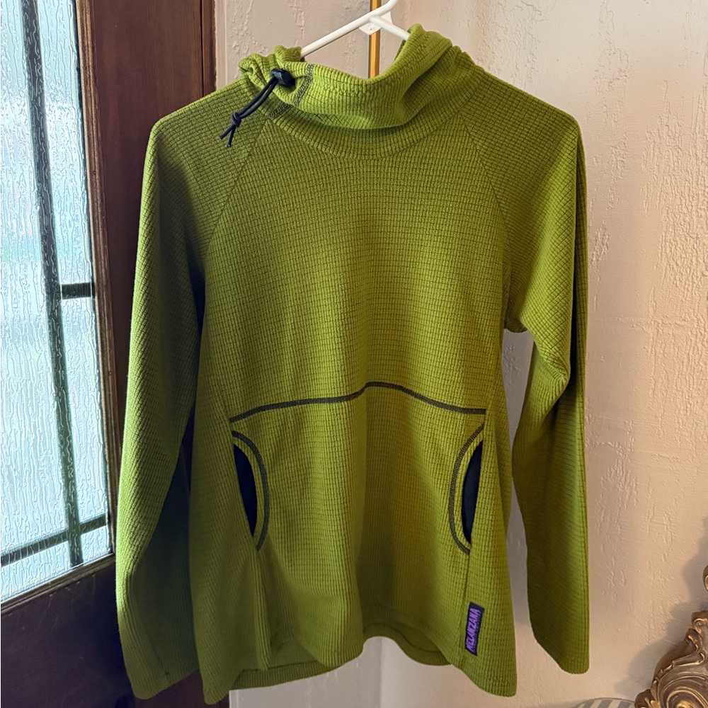 Melanzana Women's Green Sweater
